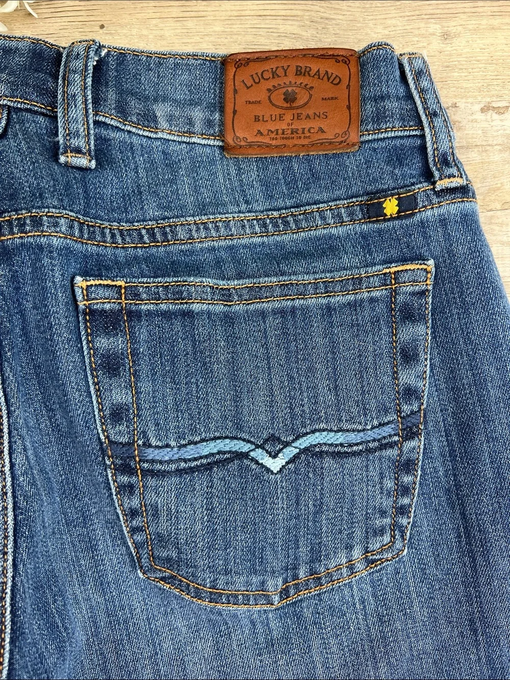 Lucky Brand Easy Rider Subtle Bootcut Straight Fit Jeans 27